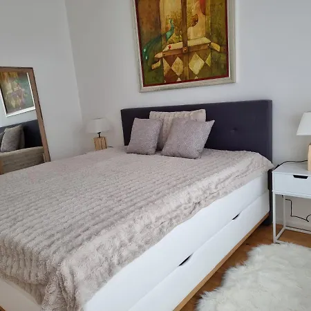 بيت للعطل Max *